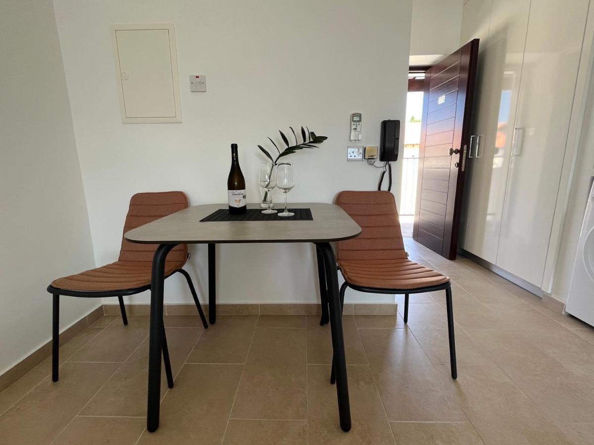 Papho'S Mare Apts Paphos Extérieur photo