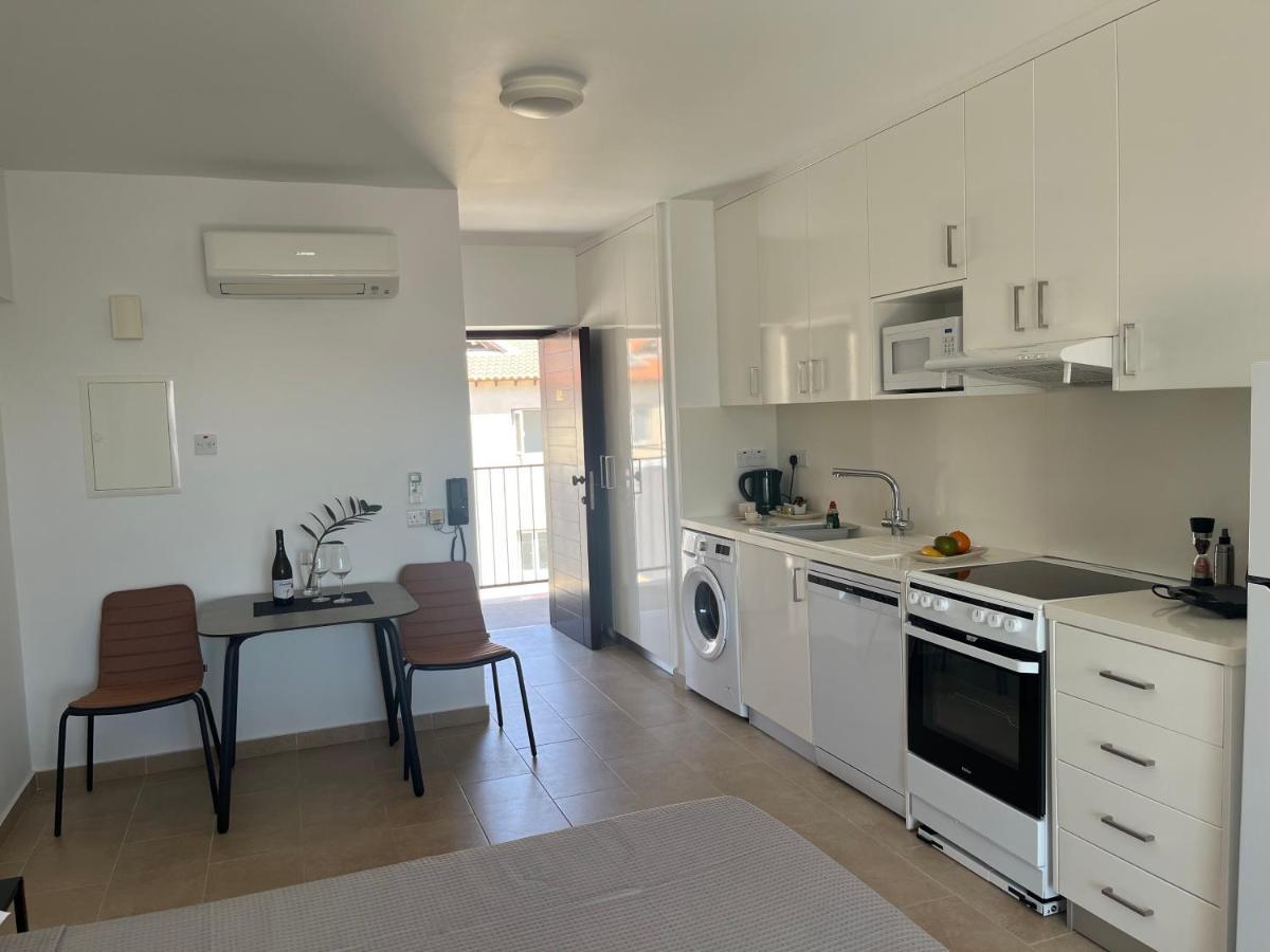 Papho'S Mare Apts Paphos Extérieur photo