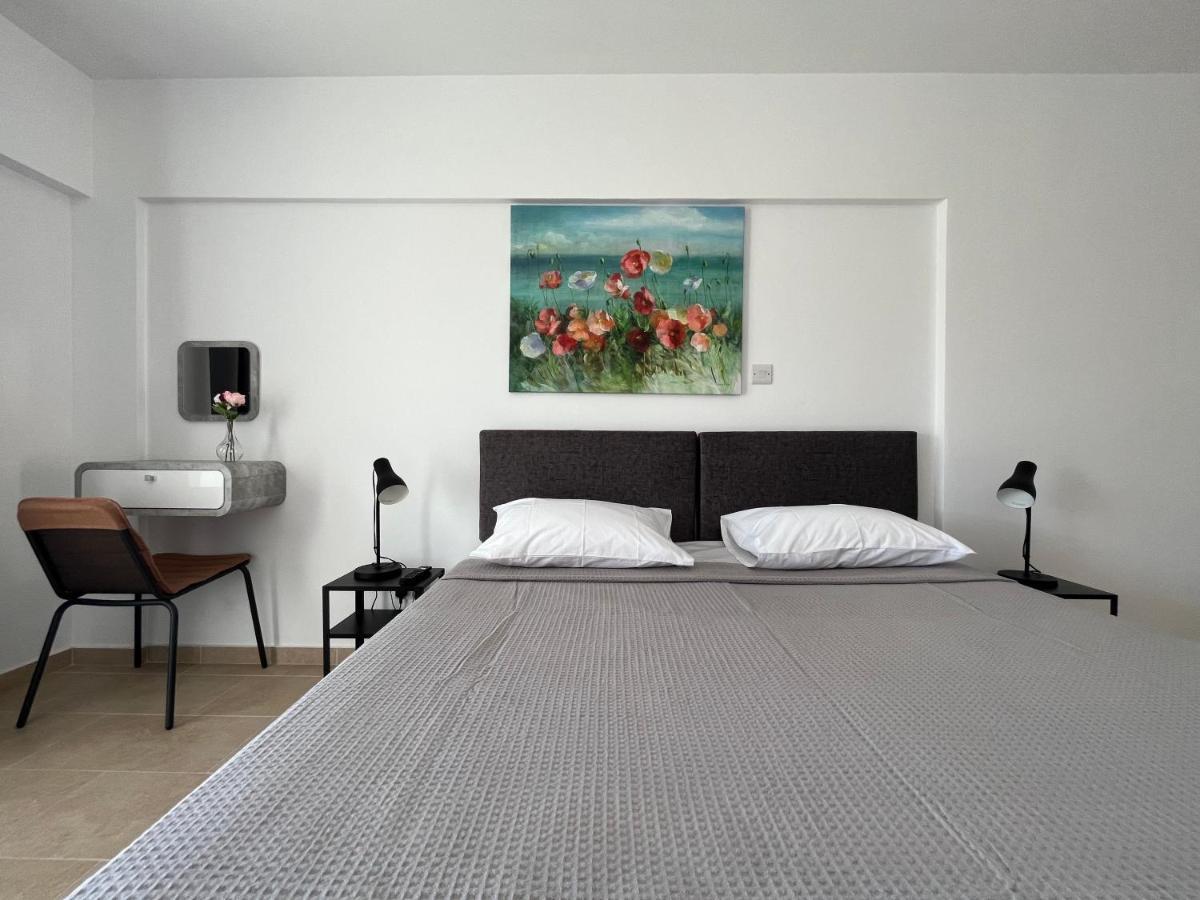 Papho'S Mare Apts Paphos Extérieur photo