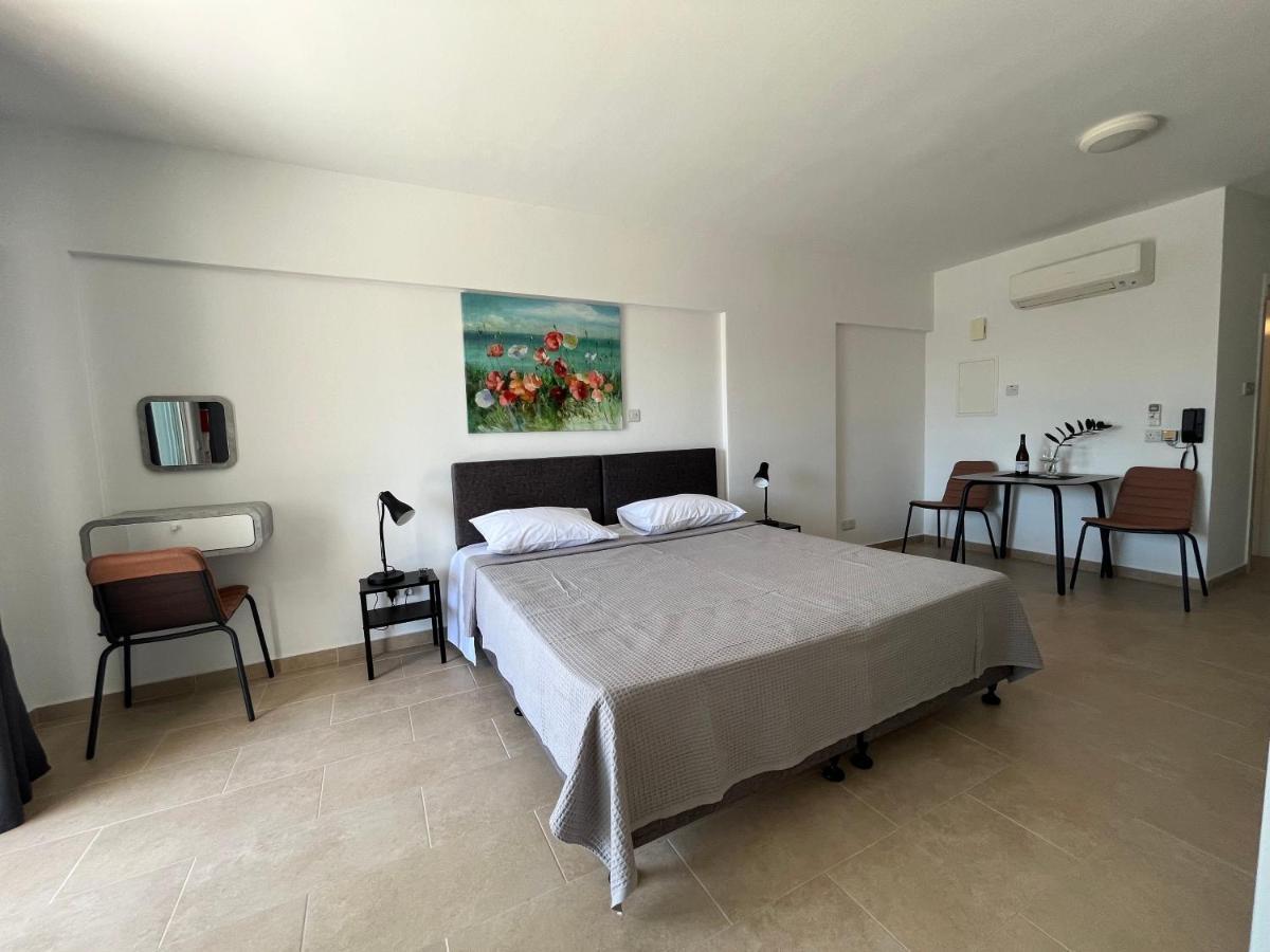 Papho'S Mare Apts Paphos Extérieur photo